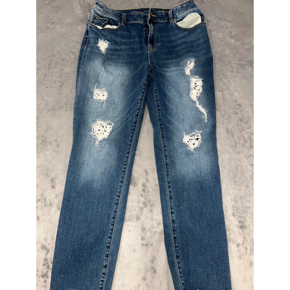 Chicos Platinum Ankle Jeans 1R 6-8 Blue Distressed Lace Inset Raw Hem Slim Pants